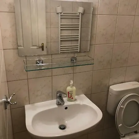 Kicsi Gesztenye Apartman Haz Πανσιόν
