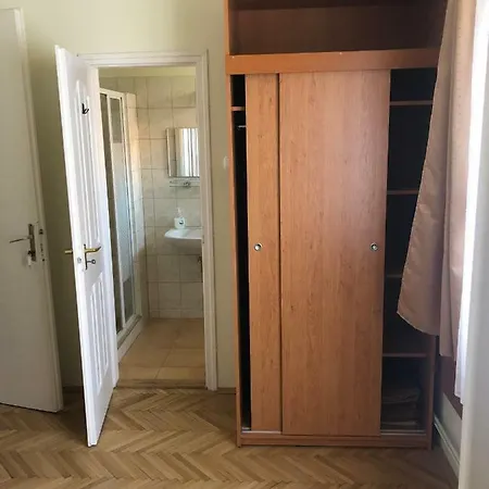 Maison d'hôtes Kicsi Gesztenye Apartman Haz Siófok