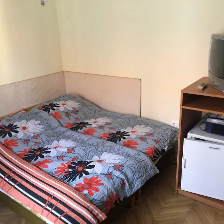 Kicsi Gesztenye Apartman Haz Maison d'hôtes