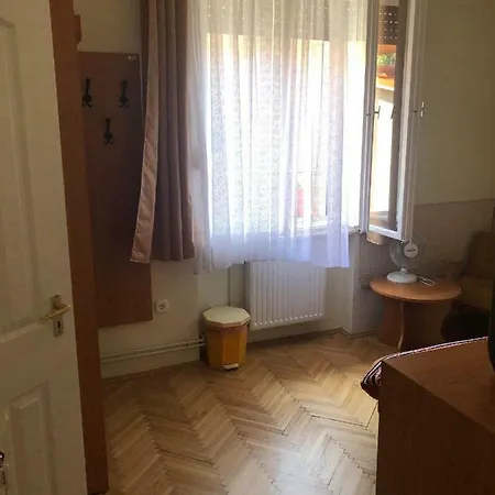Πανσιόν Kicsi Gesztenye Apartman Haz Σίοφοκ